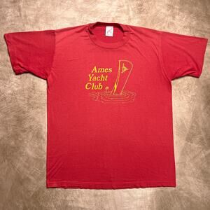 Vintage 90s Ames Yacht Club Sinking Canoe Boat Drink Can Shirt Iowa State Red
